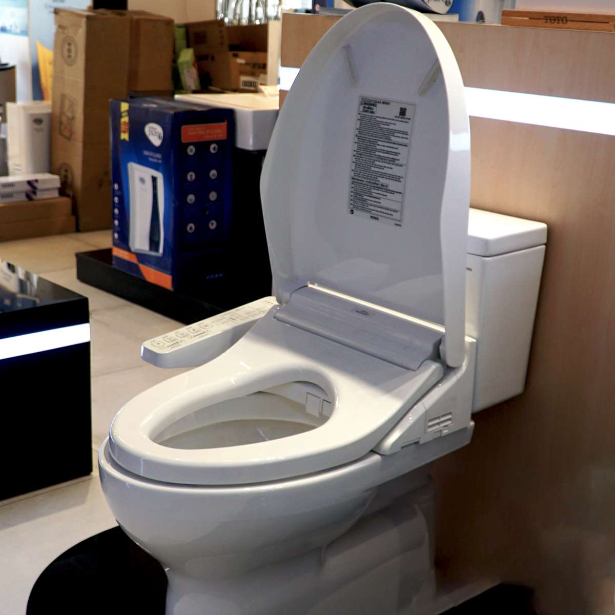 Bồn cầu TOTO CS302DW16 2 khối nắp điện tử Washlet C2 TCF23410AAA - 8