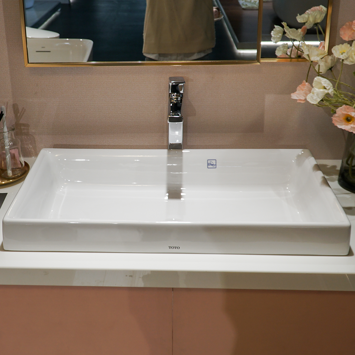 Chậu rửa lavabo đặt bàn TOTO LT1717 - 16
