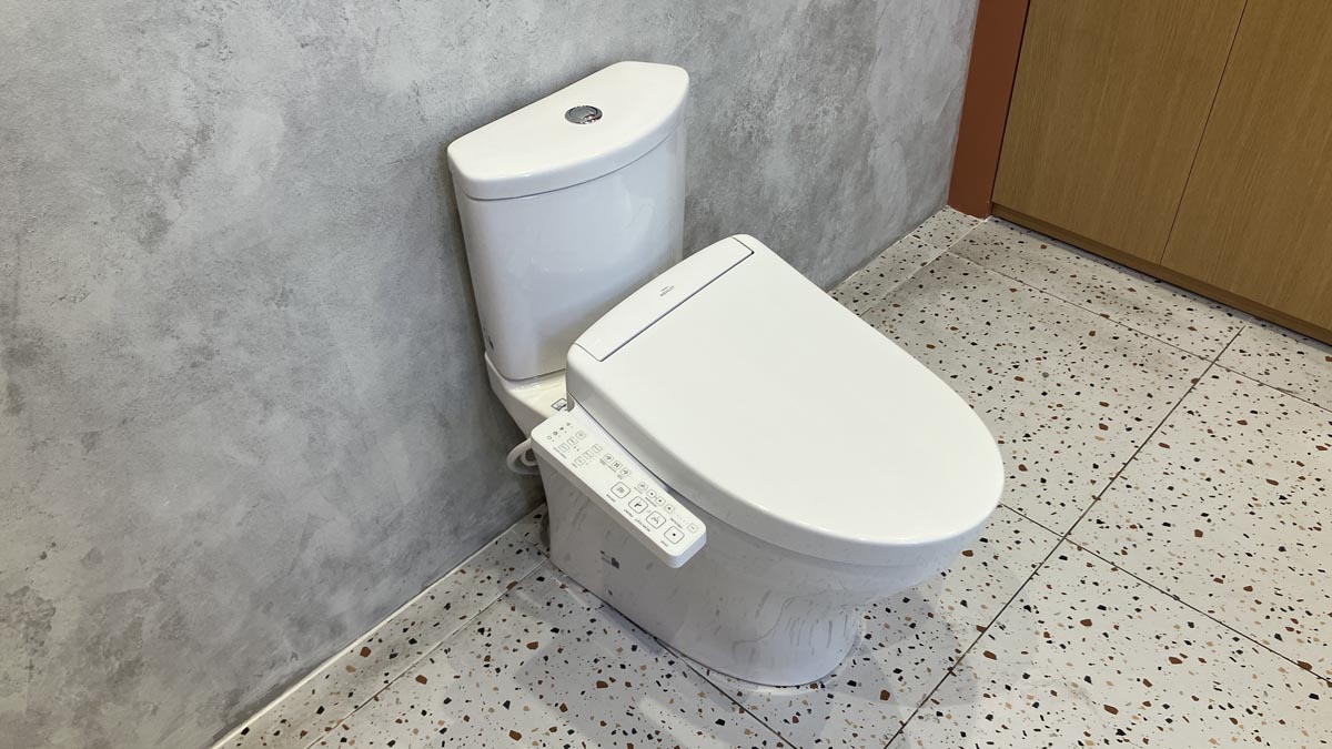 Bồn cầu TOTO CS838DW24 2 khối nắp điện tử Washlet S2 TCF33461GAA - 2