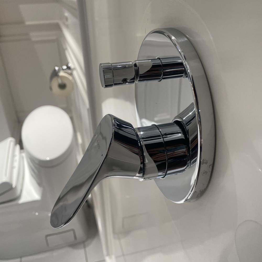 Van gật gù điều chỉnh nóng lạnh kèm nút chuyển hướng và phụ kiện âm tường TOTO TBG01304BA TBN01001B - 4