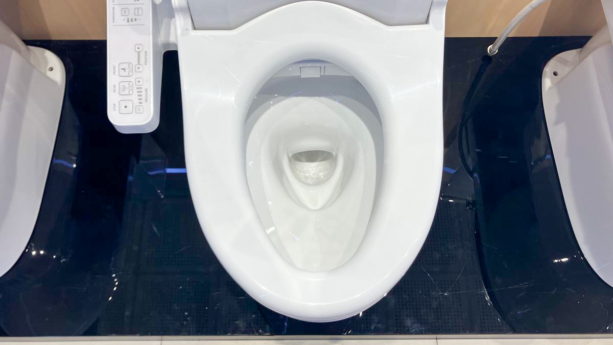 Bồn cầu TOTO CS326DW18 2 khối nắp điện tử TCF23710AAA Washlet C2 cơ bản - 8