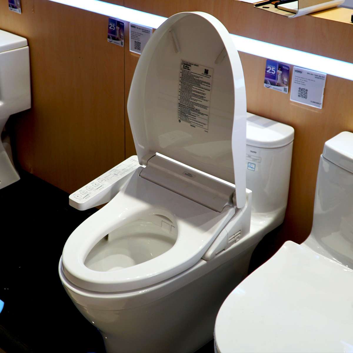 Bồn cầu TOTO MS887RW16 1 khối nắp điện tử Washlet C2 TCF23410AAA - 11