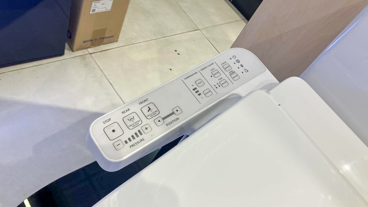 Bồn cầu TOTO CS302DW18 2 khối nắp điện tử TCF23710AAA Washlet C2 cơ bản - 10