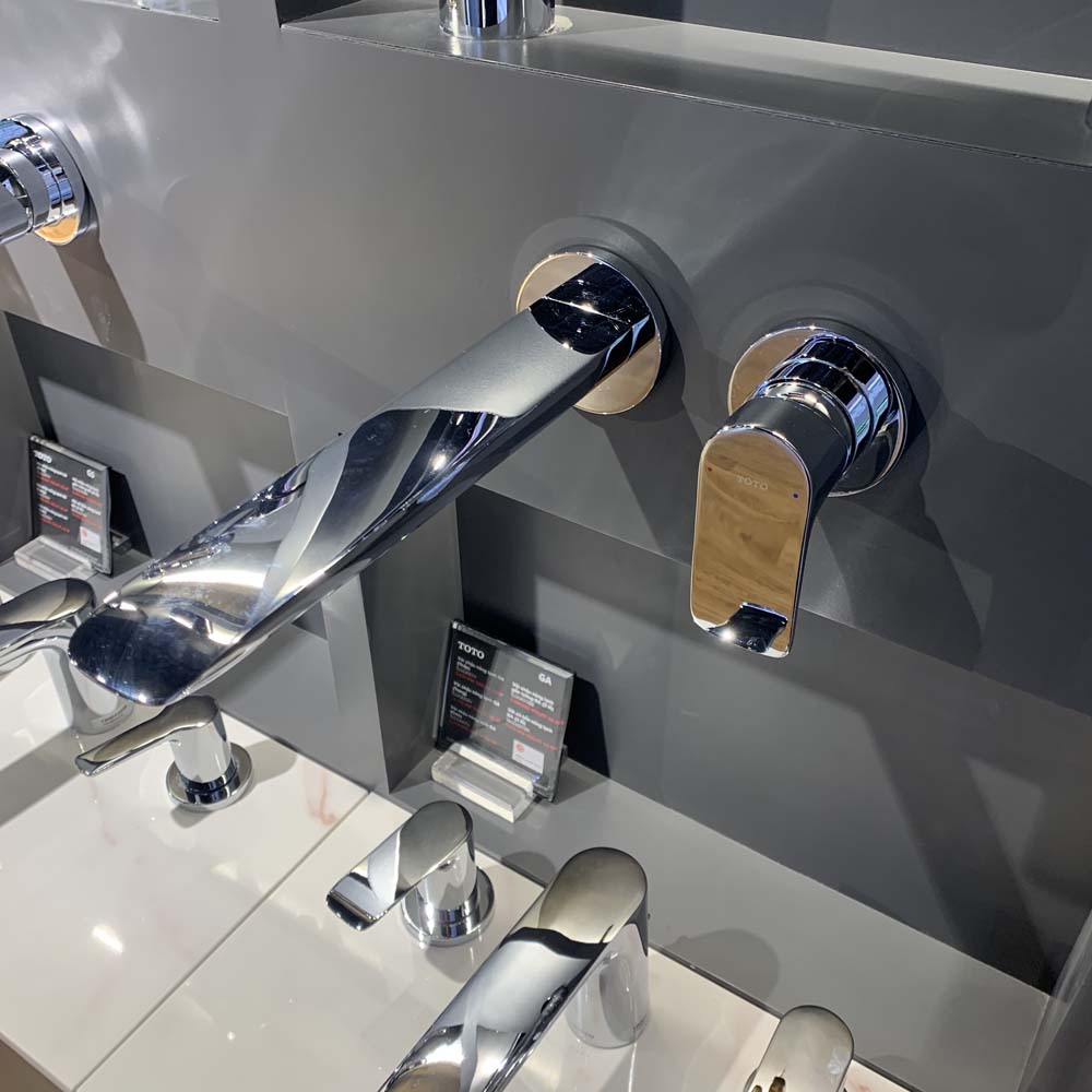 Vòi lavabo nóng lạnh gắn tường GA TOTO TLG04310BB - 9