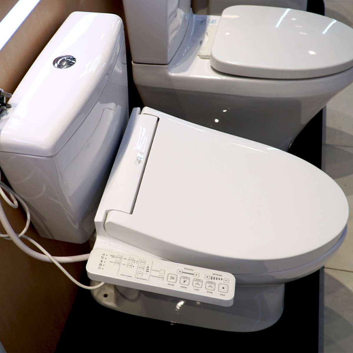 Bồn cầu TOTO CS300DRW16 2 khối nắp điện tử Washlet C2 TCF23410AAA - 3