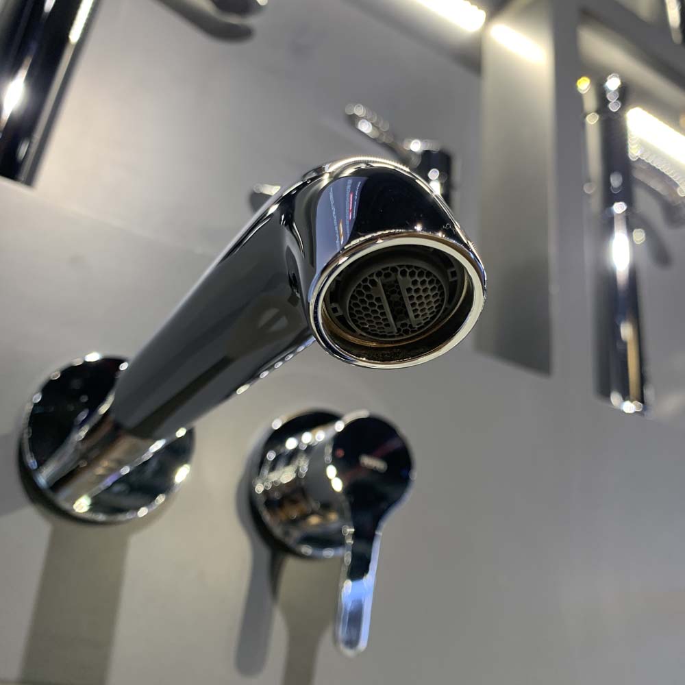 Vòi lavabo nóng lạnh gắn tường LB TOTO TLS01310B - 5