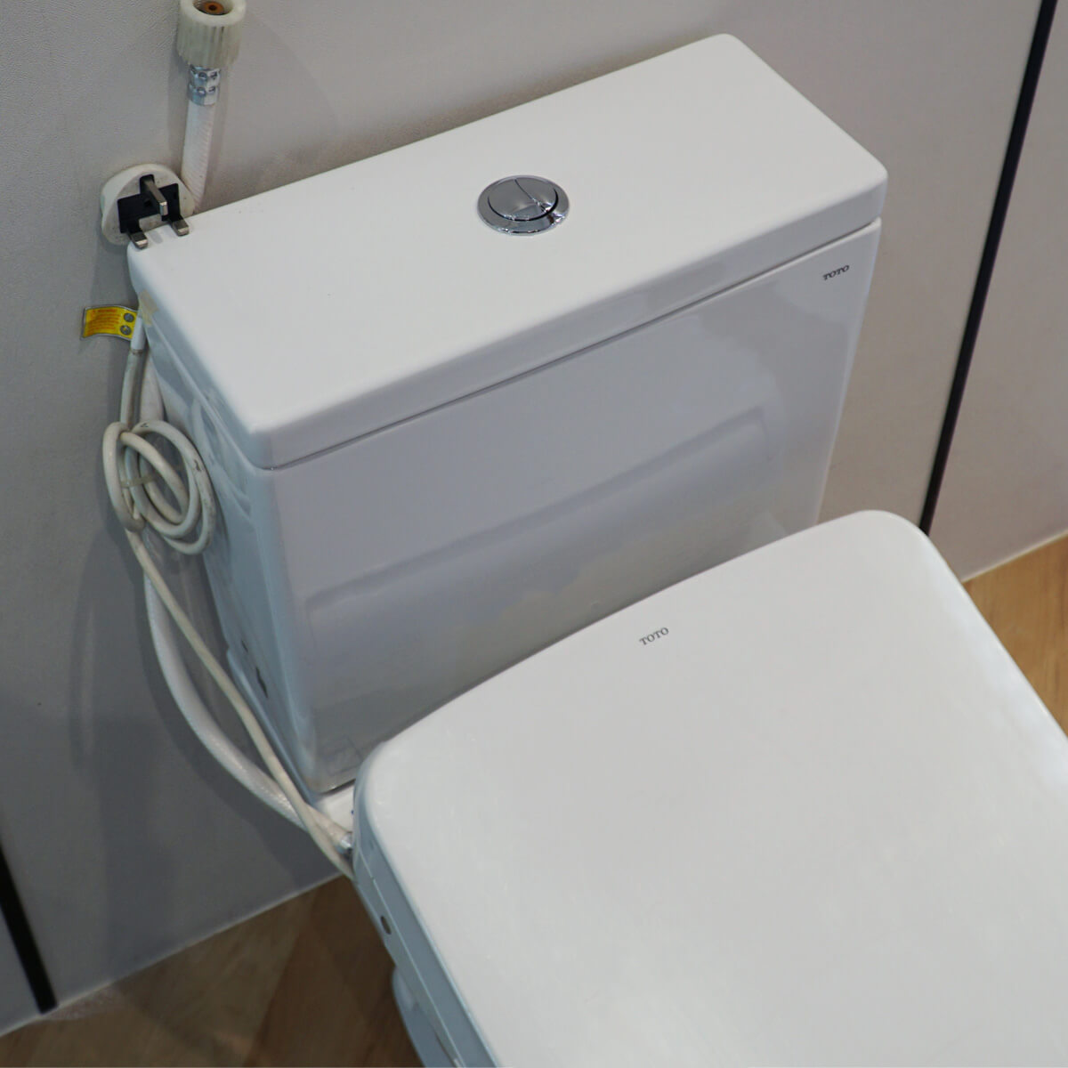 Bồn cầu TOTO CS326DW11 2 khối nắp điện tử Washlet S7 TCF4911Z - 3