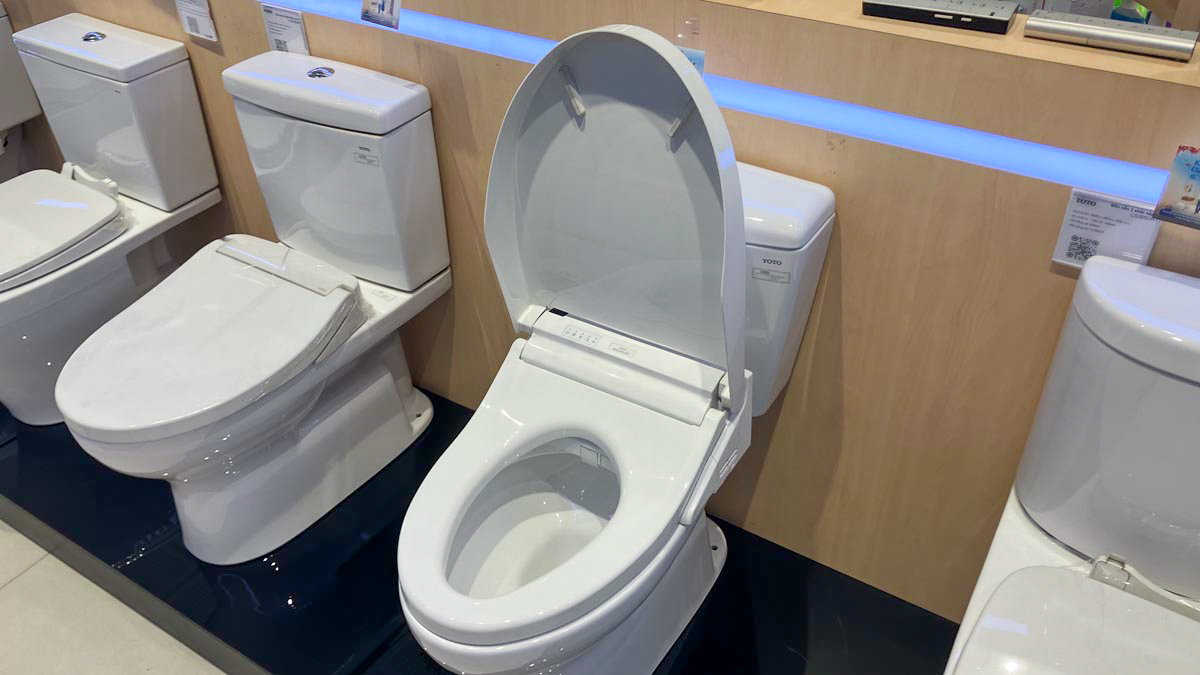 Nắp bồn cầu thông minh Washlet C5 TOTO TCF24460AAA (W15) dành cho bồn cầu giấu dây - 5