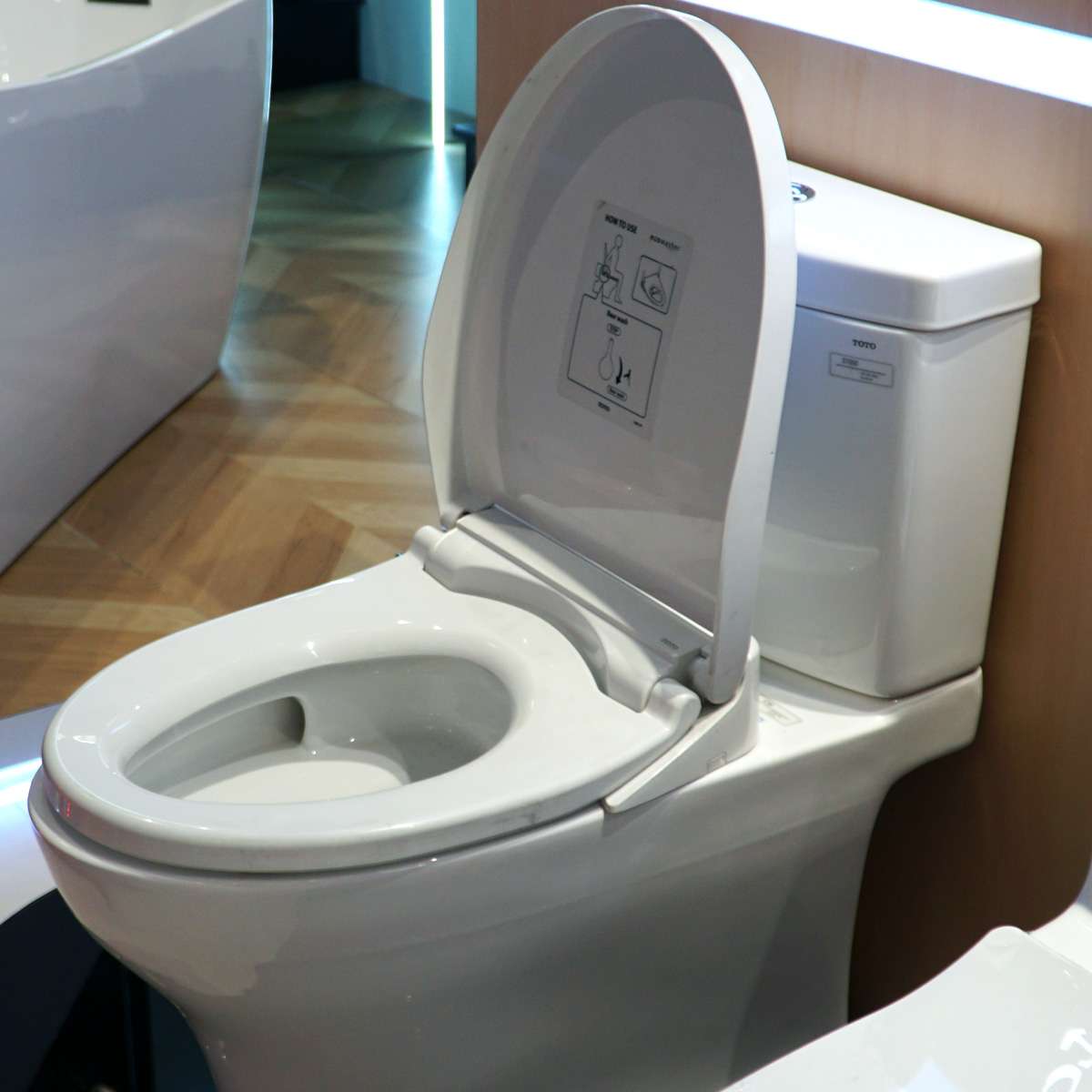 Bồn cầu TOTO CS769DRE2 2 khối nắp rửa cơ TCW07S - 2