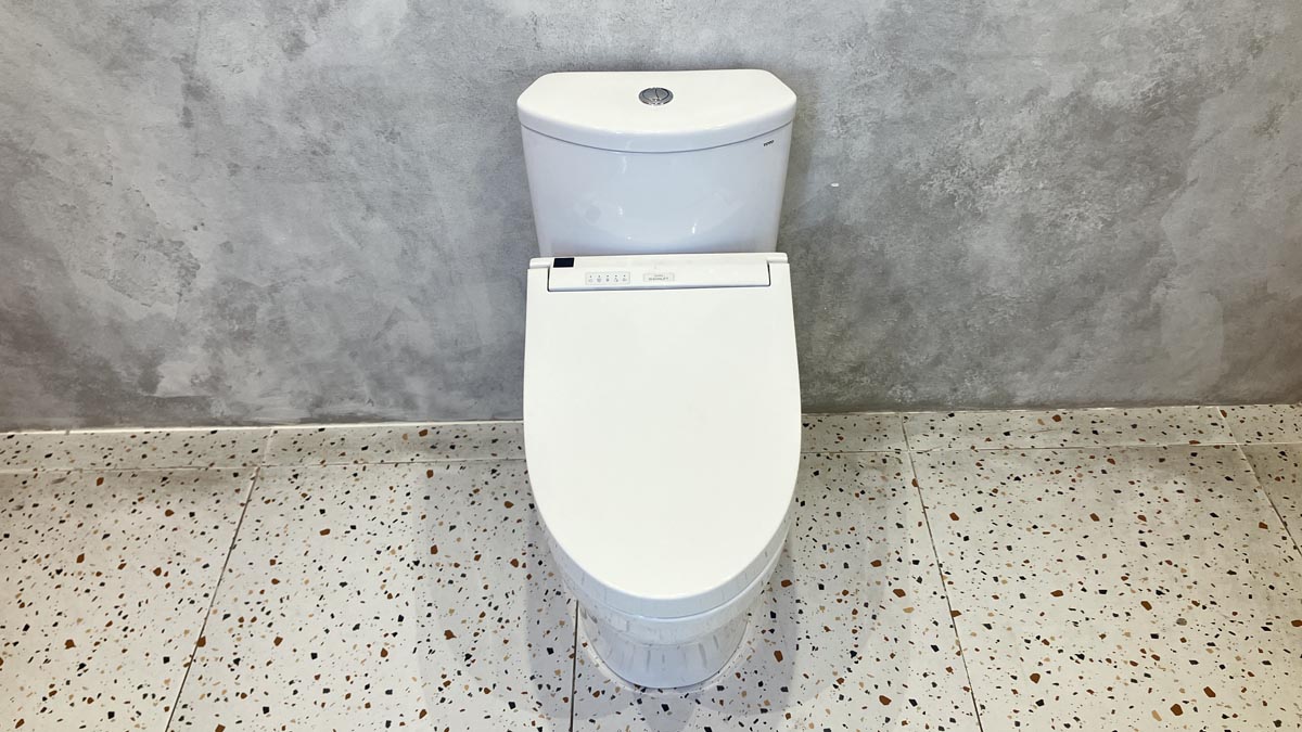 Bồn cầu TOTO CS838DW14 2 khối nắp điện tử Washlet C5 TCF24410AAA - 3