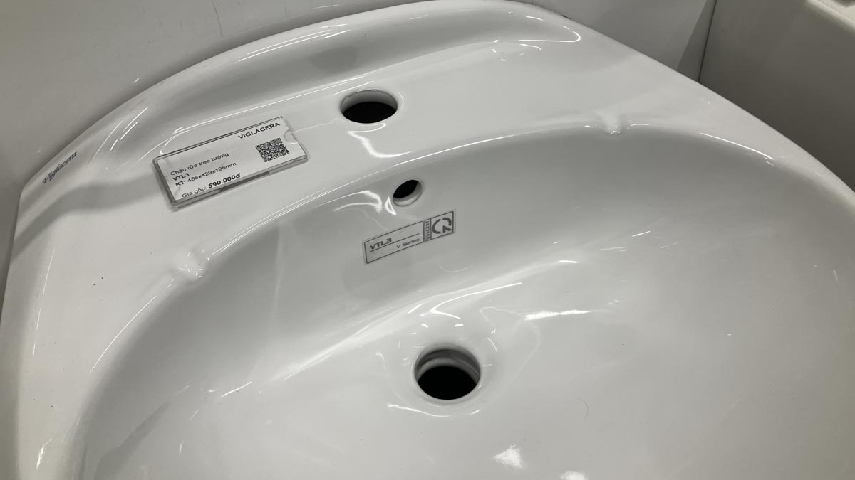 Chậu lavabo treo tường chân lửng Viglacera VTL3+VI5 - 7
