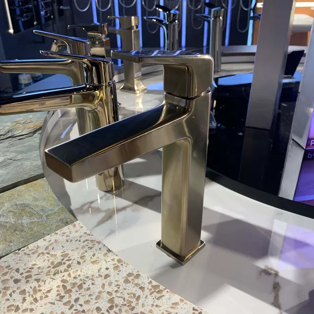 Vòi lavabo nóng lạnh GB TOTO TLG10303V