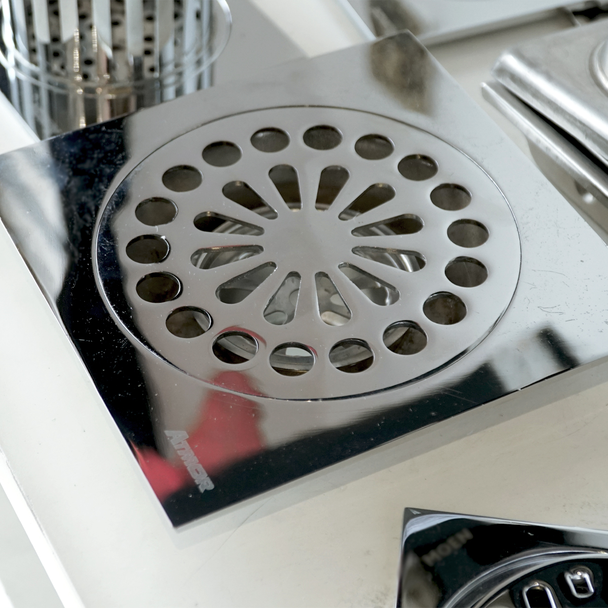 Phễu thoát sàn đồng mạ chrome 15x15cm Ø90 ATMOR 8105 8105 - 5