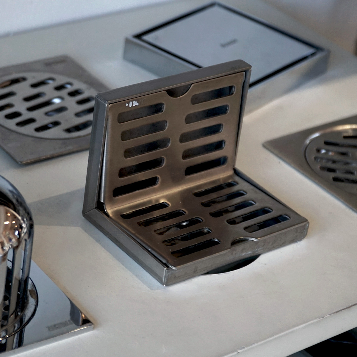 Phễu thoát sàn dạng góc xả ngang Ø60 ATMOR AH127-1 (AH1271) AH127-1 - 4