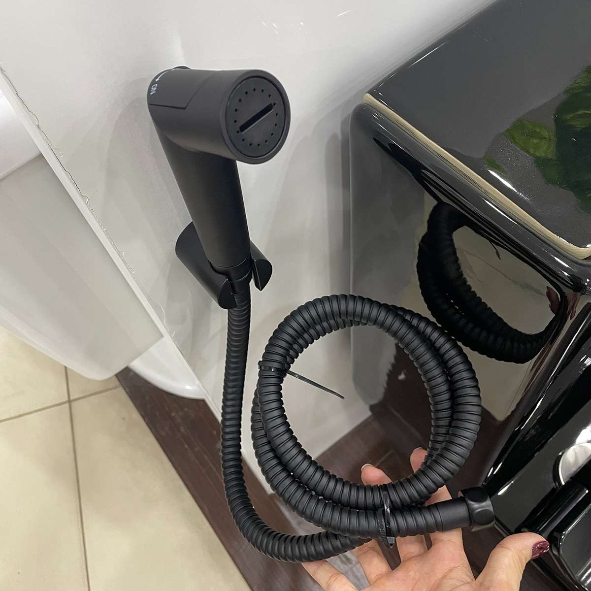 Vòi xịt vệ sinh ATMOR AT14501-MB (AT14501MB) - 3