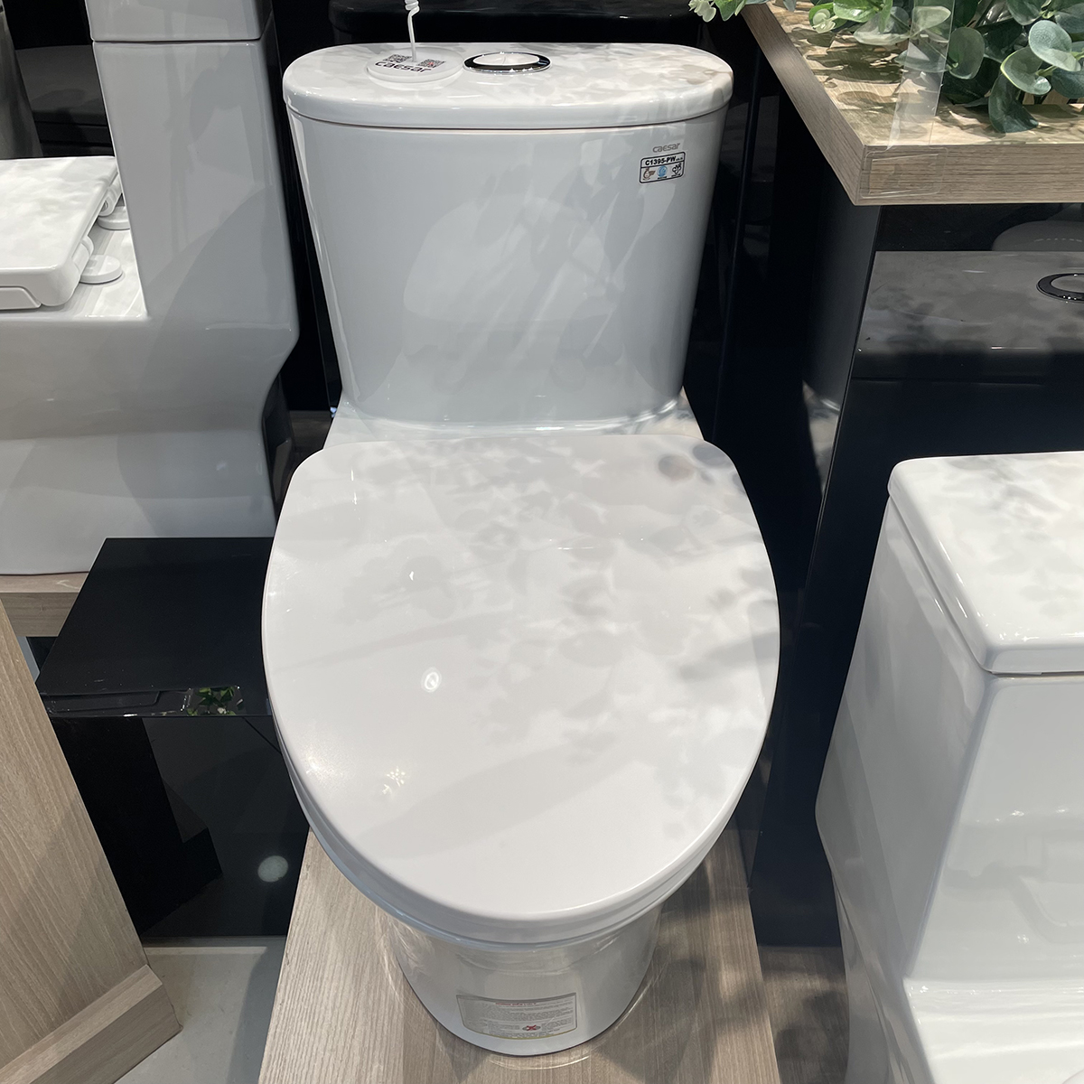 Bồn cầu 1 khối Caesar C1395 (CD1395) nắp đóng êm C1395 - 4