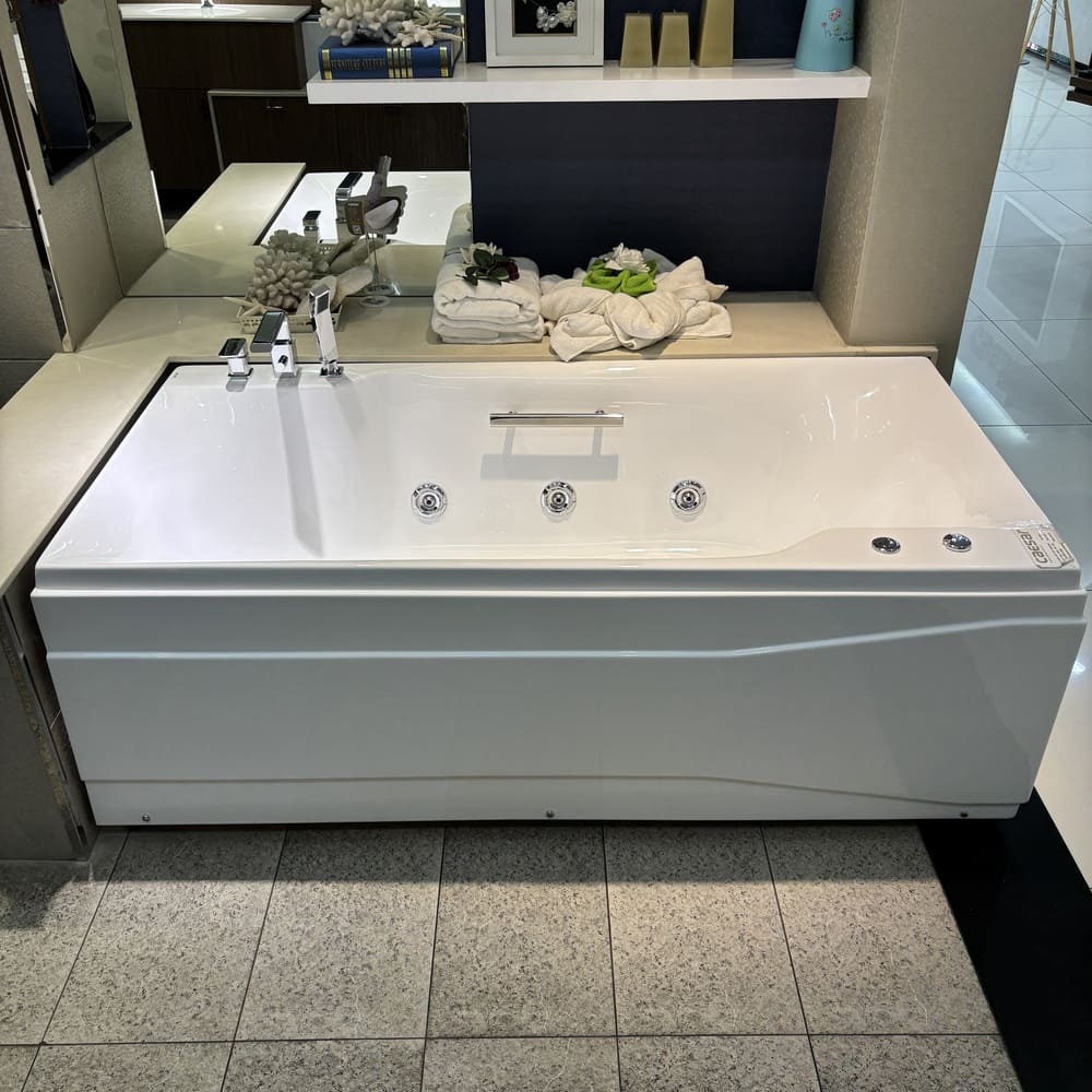 Bồn tắm chân yếm 1m7 massage Caesar MT0870L(R) - 5