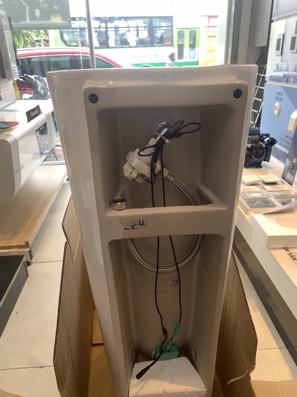 Bồn tiểu nam treo tường Caesar UA0237 UA0237 - 5