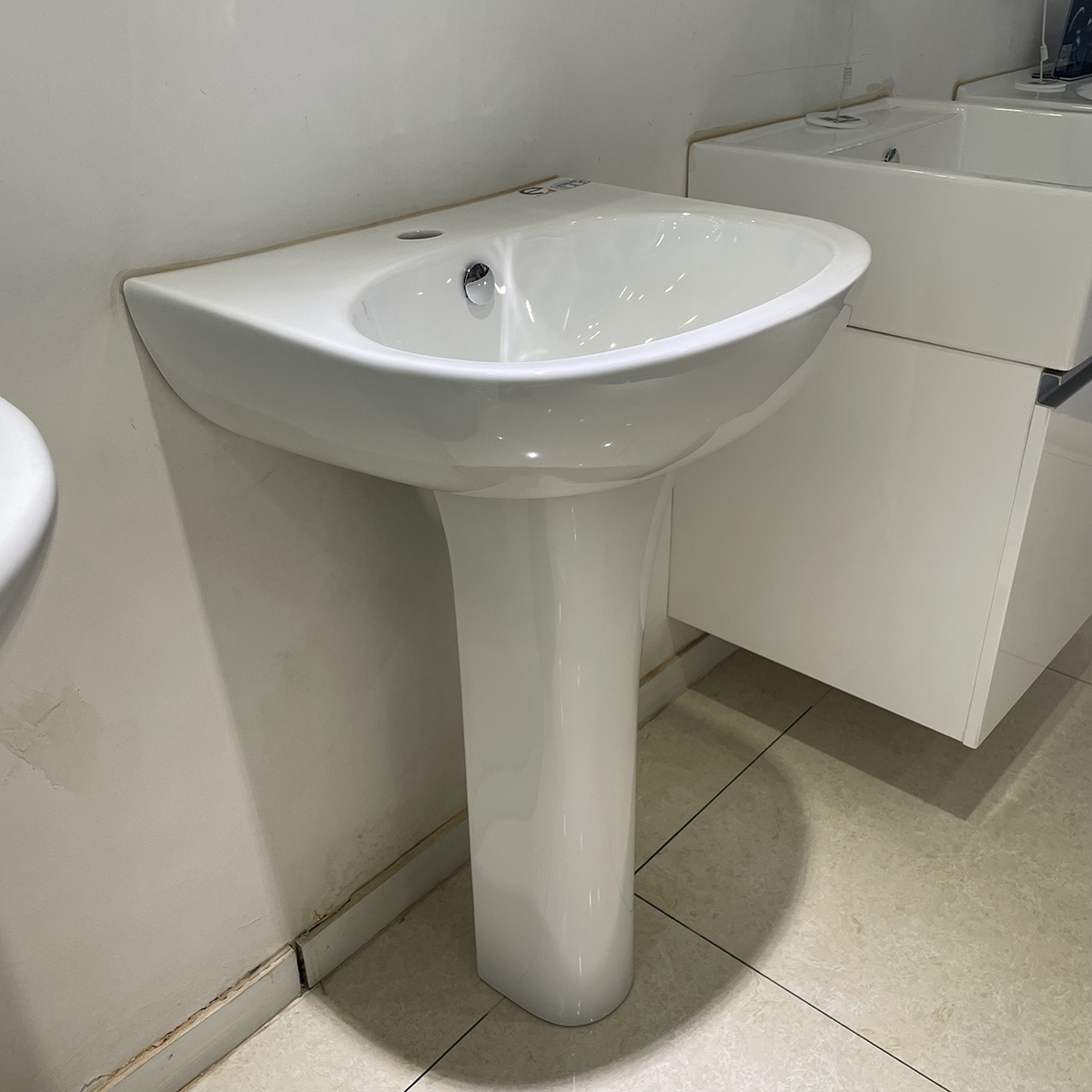 Chậu rửa lavabo treo tường Caesar L2152 L2152 - 3