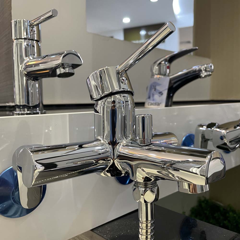 Bộ vòi sen tắm nóng lạnh Caesar S353C S353C - 2