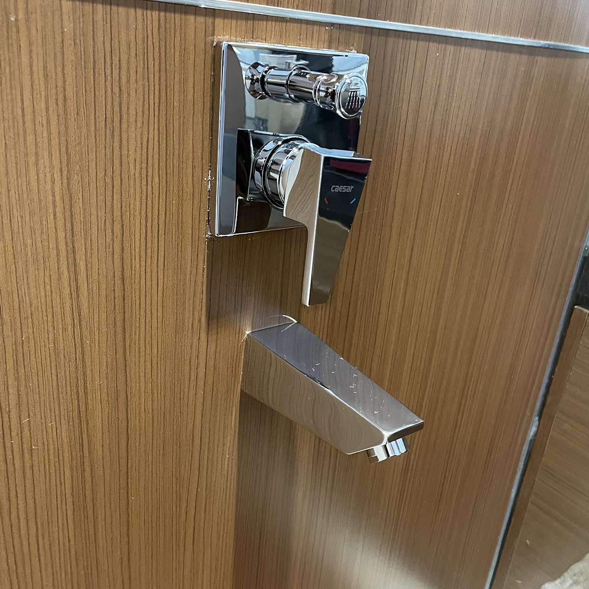 Sen tắm âm tường nóng lạnh Caesar BS644 BS644 - 5