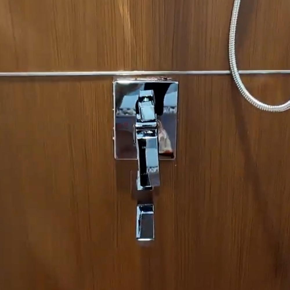 Sen tắm âm tường nóng lạnh CAESAR BS659 3 đường nước BS659 - 3