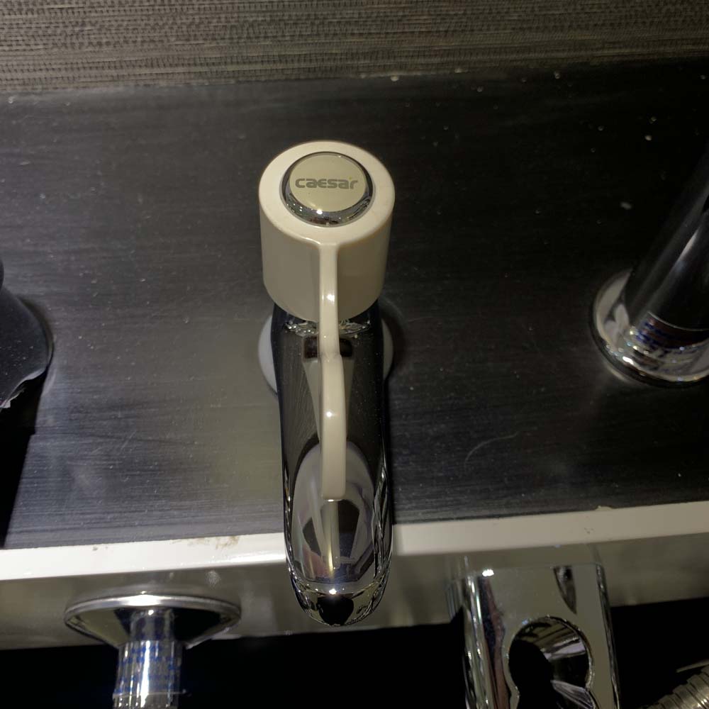 Vòi chậu lavabo lạnh Caesar B027C B027C - 5