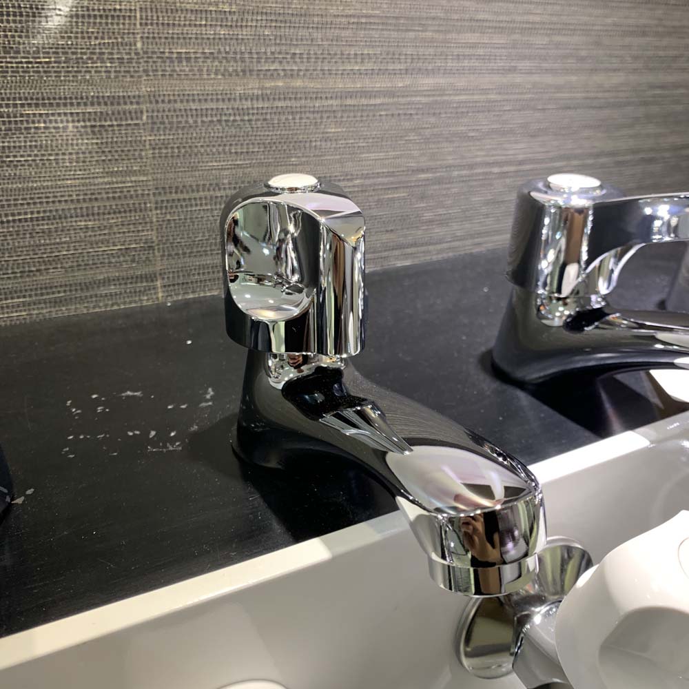 Vòi chậu lavabo lạnh Caesar B105C B105C - 3