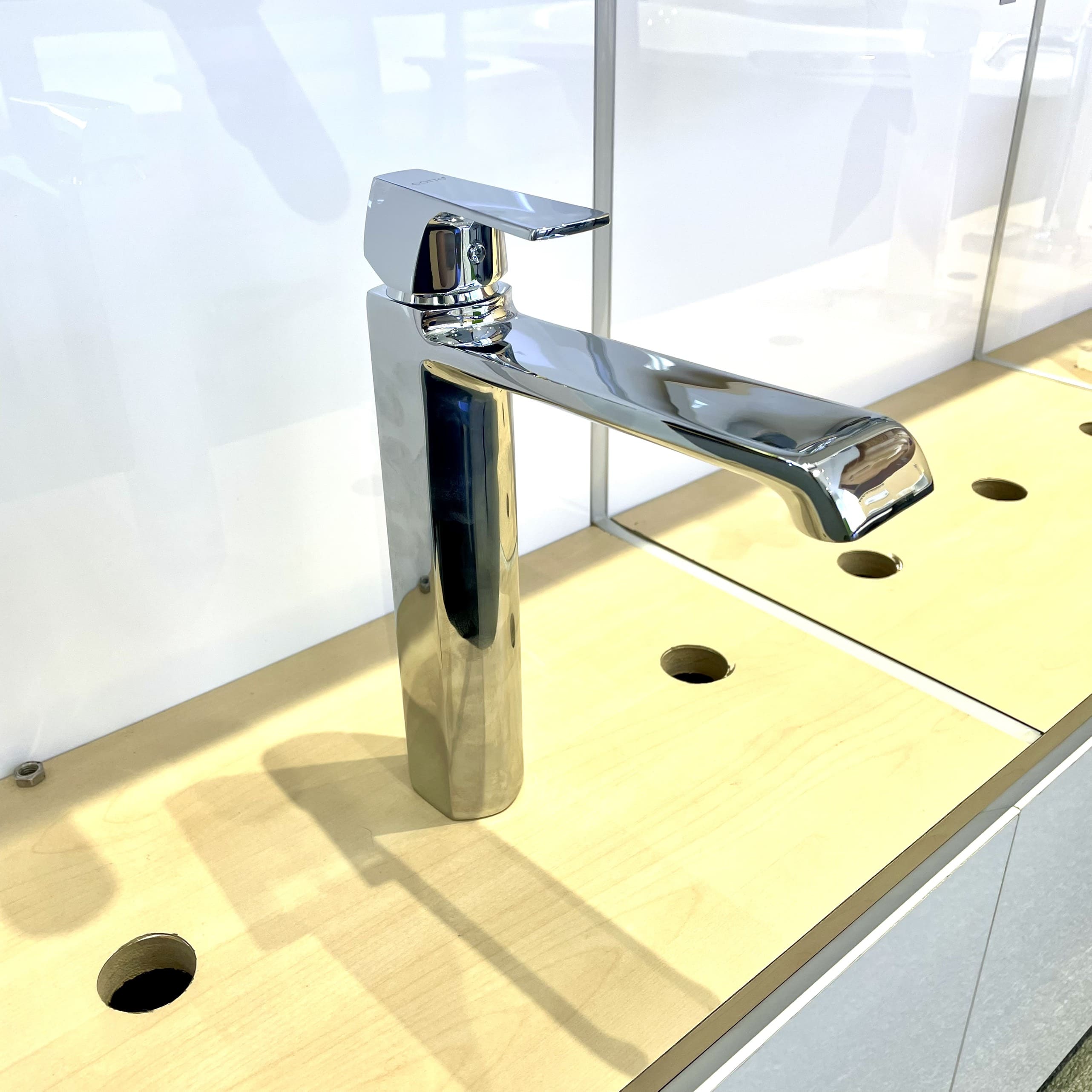 Vòi chậu lavabo COTTO CT1182AY lạnh thân cao Cubic CT1182AY - 3