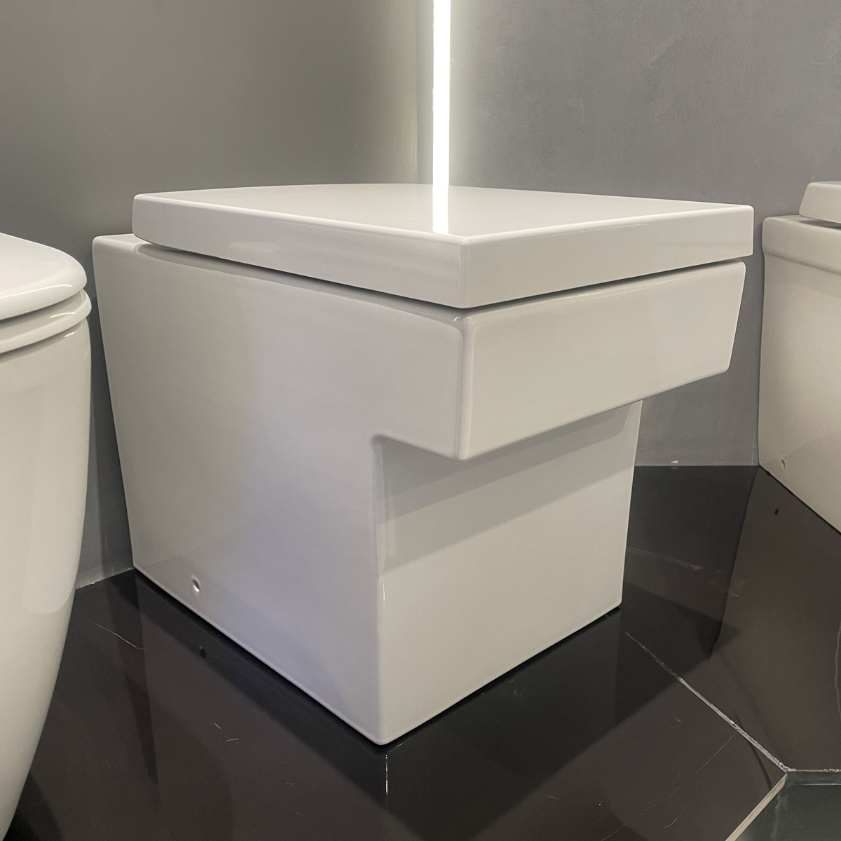 Thân bồn cầu đặt sàn Cube Ceramic GROHE 3948500H 3948500H - 5