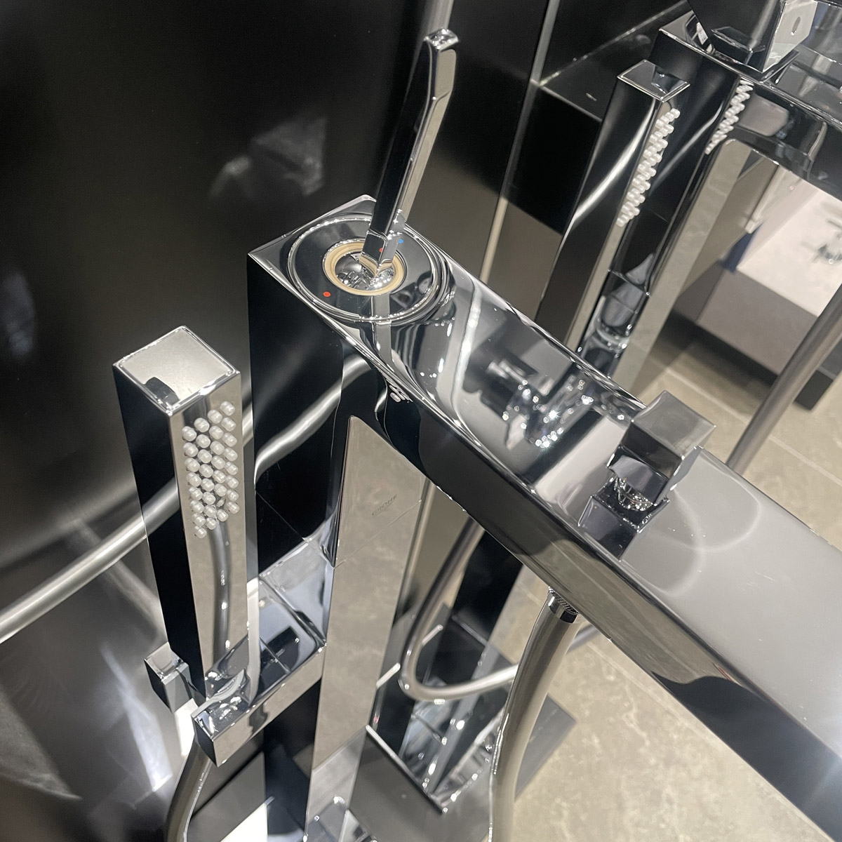 Vòi tắm đặt sàn Eurocube Joy GROHE 23667001 - 4
