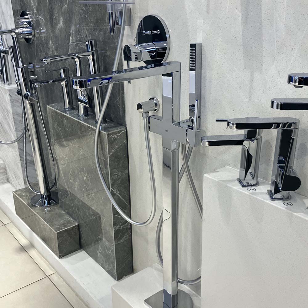 Vòi bồn tắm đặt sàn nóng lạnh Plus GROHE 23846003 - 3