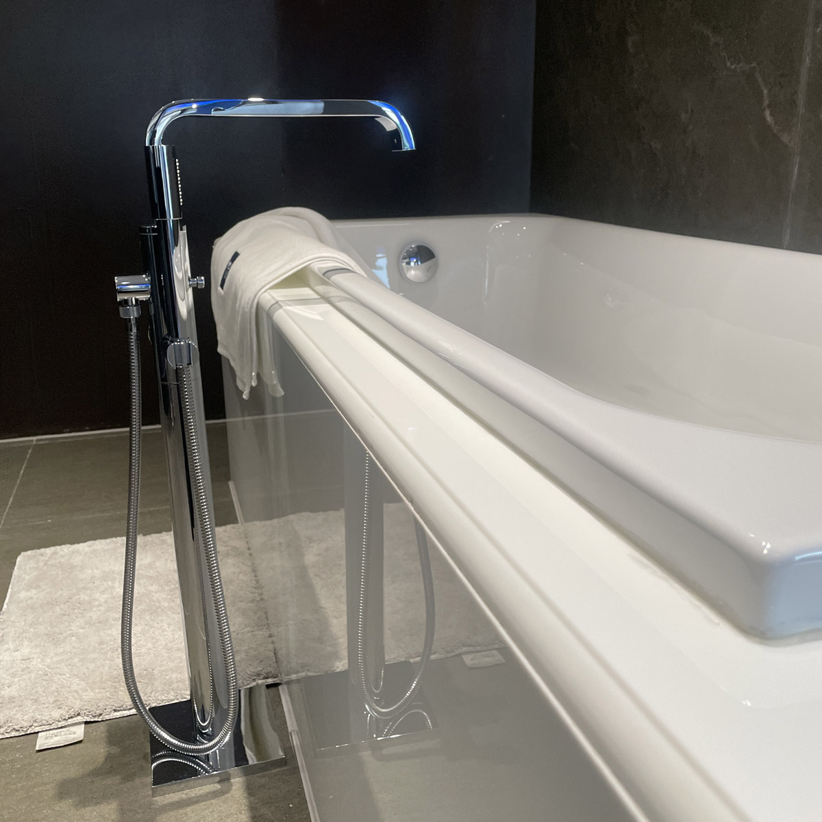 Vòi bồn tắm nóng lạnh đặt sàn Allure Grohe 32754002 - 4