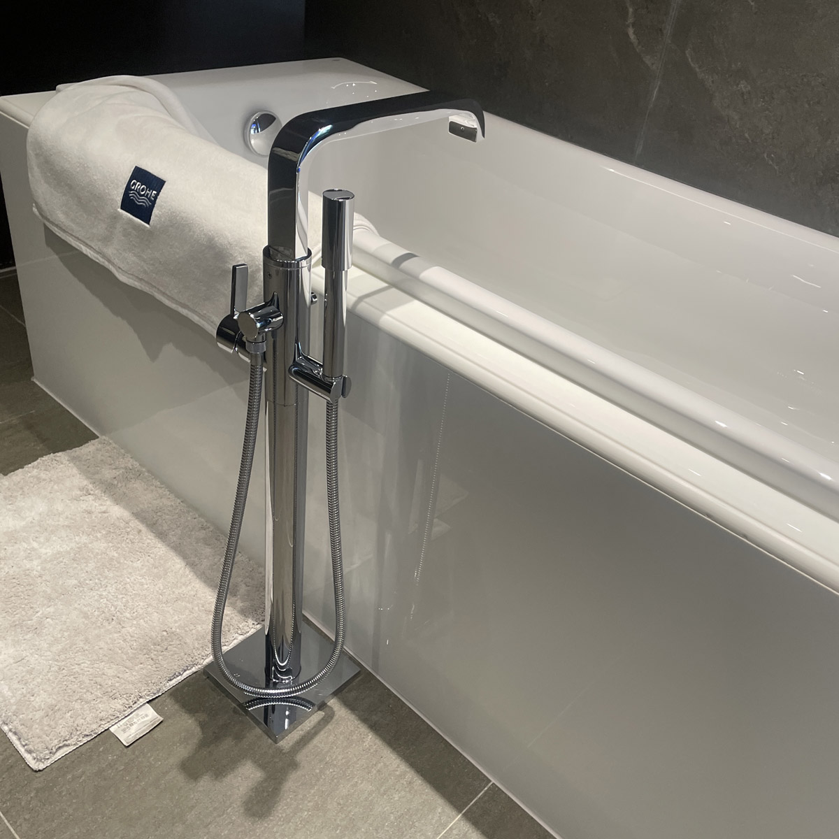 Vòi bồn tắm nóng lạnh đặt sàn Allure Grohe 32754002 - 5