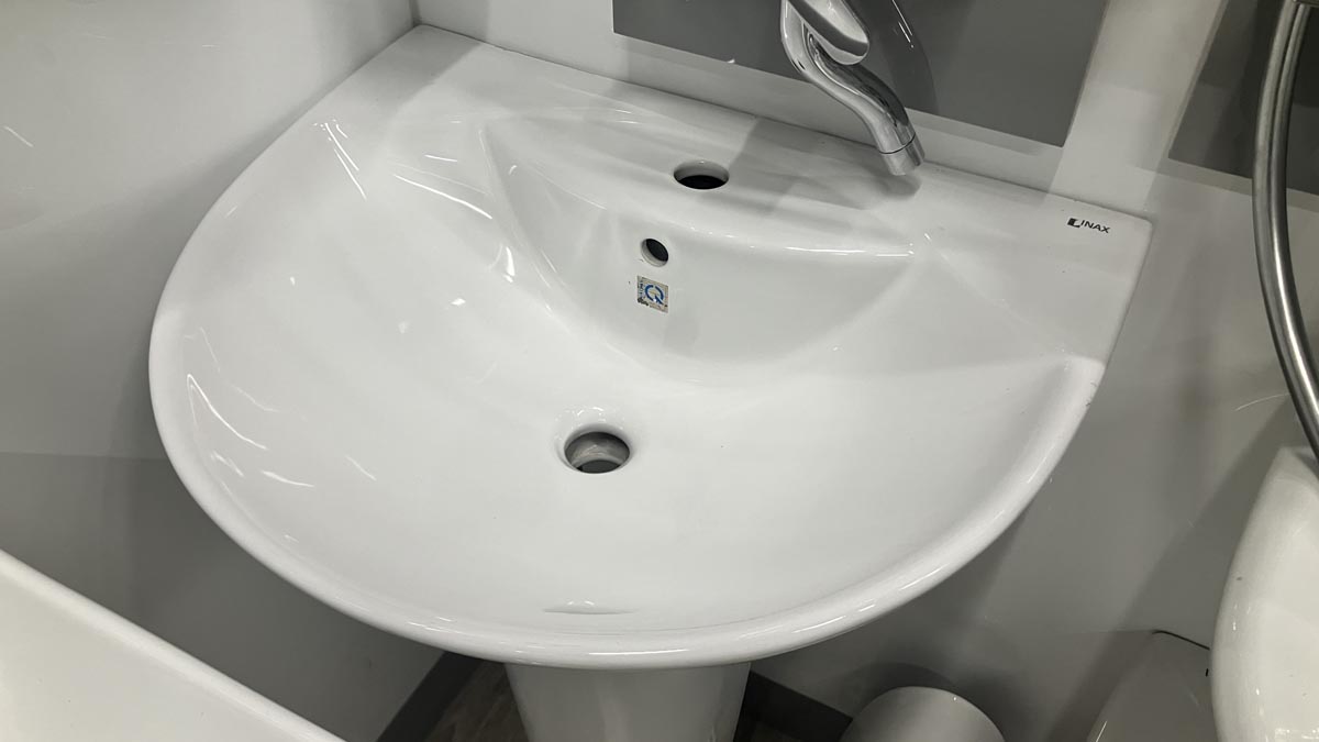 Chậu rửa lavabo treo tường INAX L-288V (L288V) (L-288VFC) L-288VFC/BW1 - 3