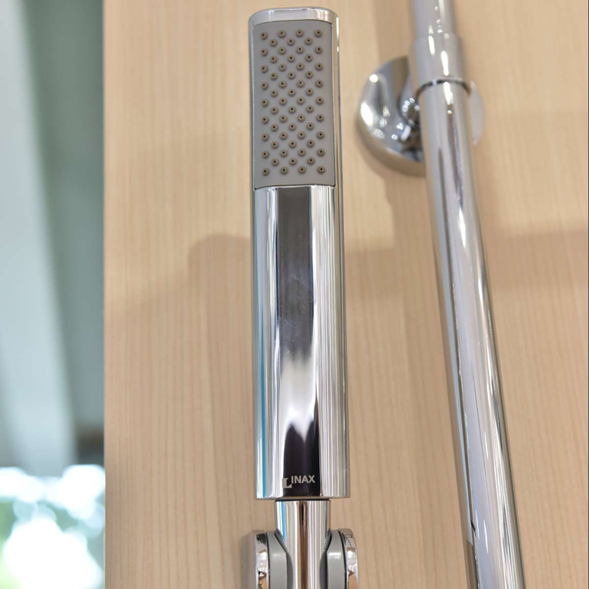 Sen cây tắm đứng nóng lạnh INAX BFV-60S (BFV60S) BFV-60S - 2