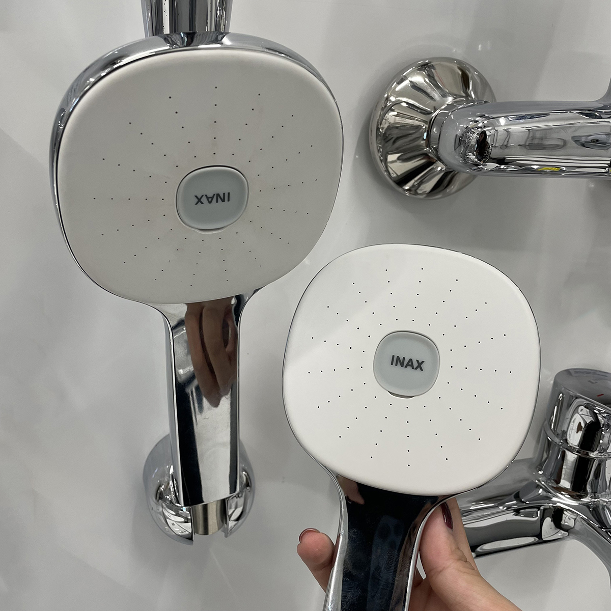 Tay sen tăng áp INAX BF-SC8 (BFSC8) (8C) màu trắng viền mạ Chrome BF-SC8 - 4