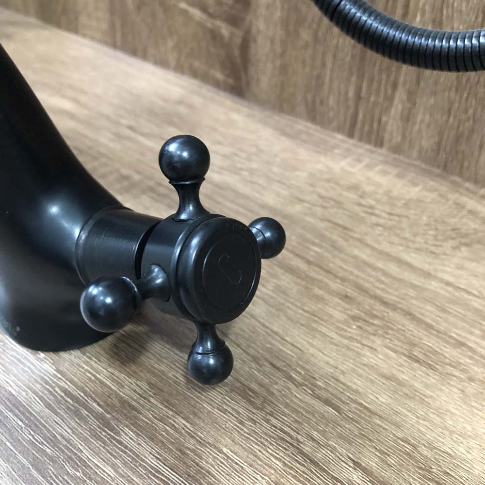 Vòi chậu lavabo nóng lạnh bằng đồng Kanly GCV05B GCV05B - 4