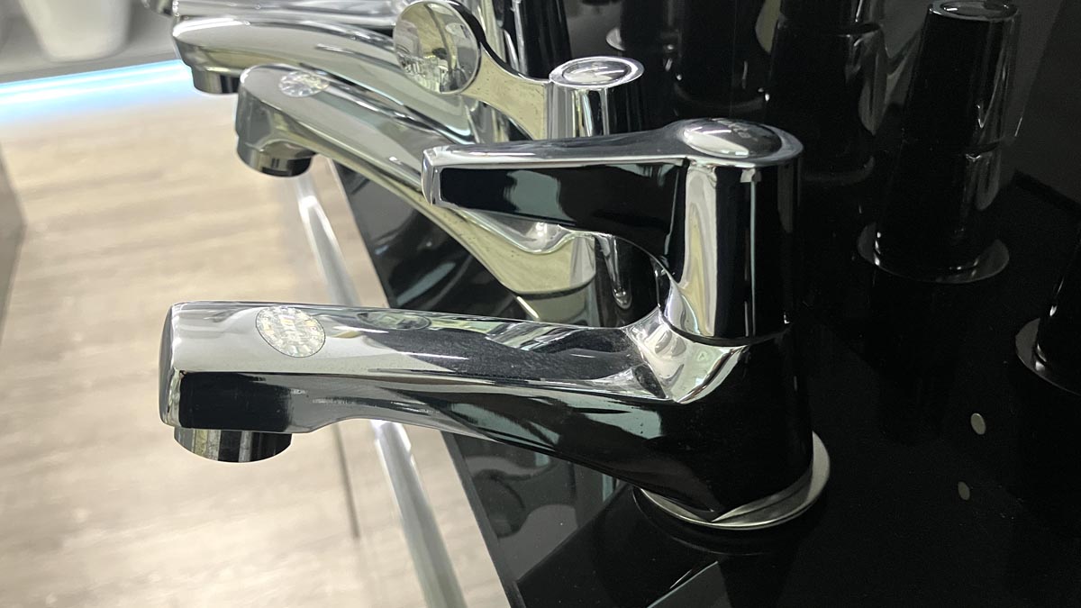 Vòi chậu lavabo lạnh Luxta L1108V L1108V - 2