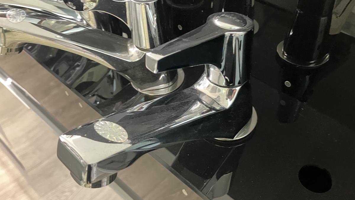 Vòi chậu lavabo lạnh Luxta L1108V L1108V - 3