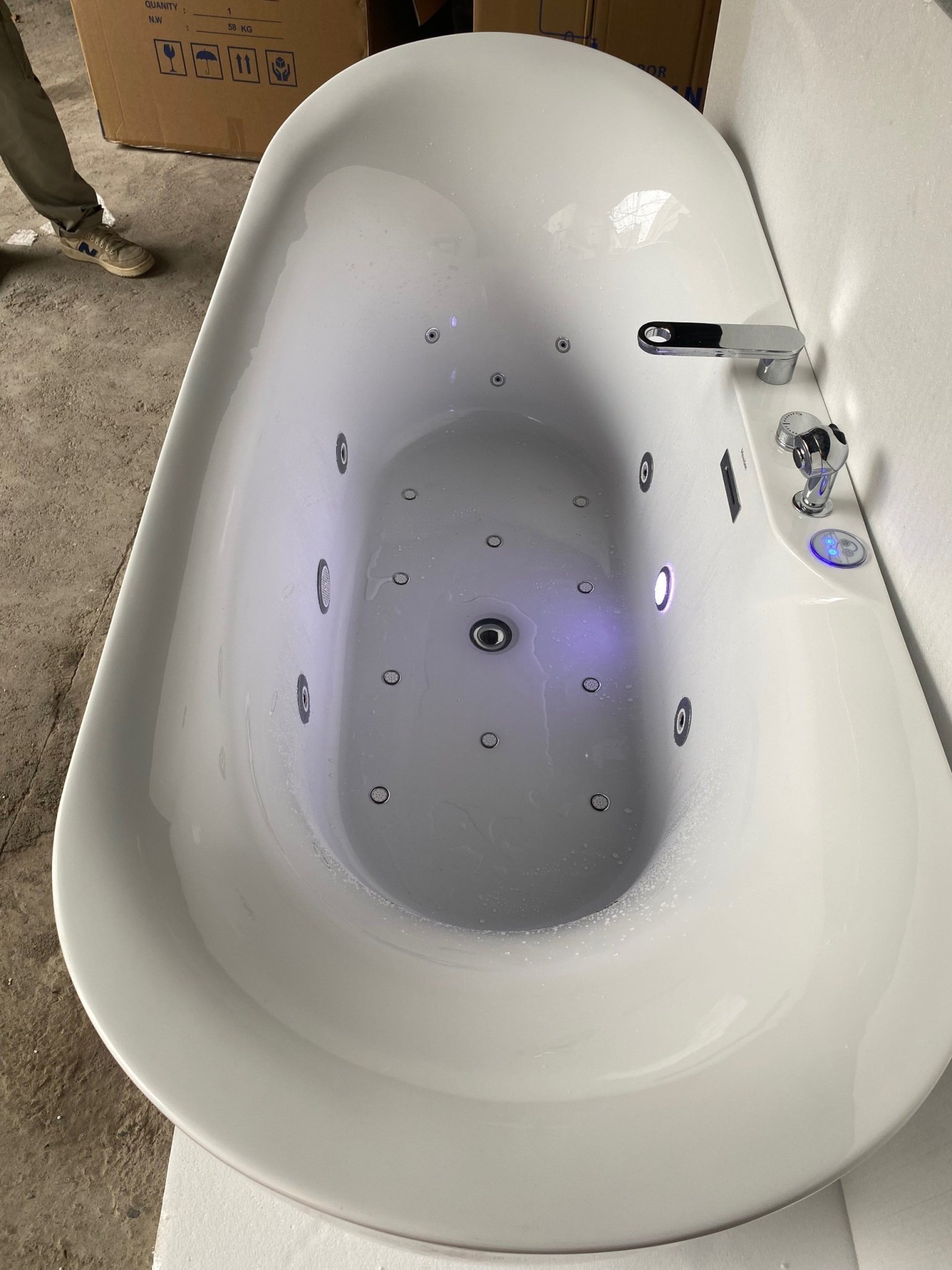 Bồn tắm đặt sàn massage 1.7m MOWOEN MW8305BFB-170.MS - 14