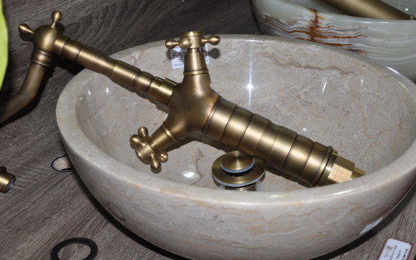 Vòi chậu lavabo nóng lạnh bằng đồng Kanly GCA01/V07 GCA01 - 3