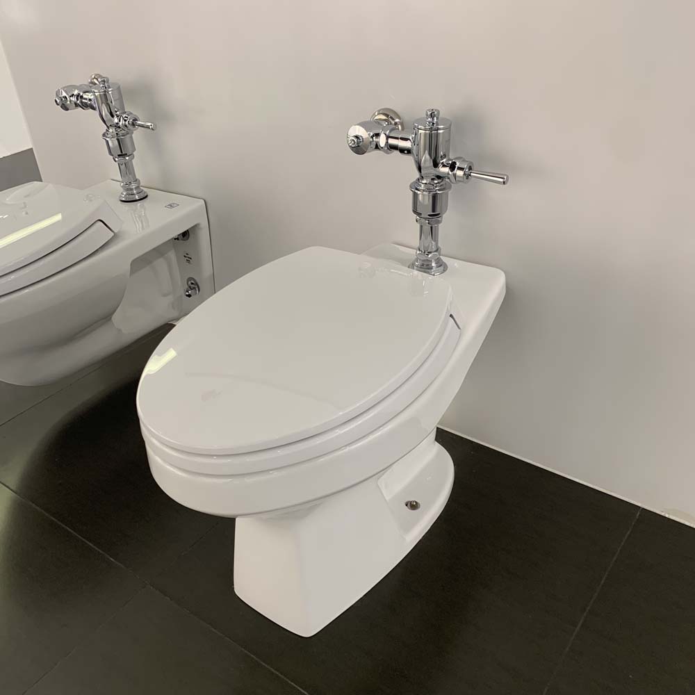 Bồn cầu đặt sàn nắp êm TOTO CW705ENJ (van xả trực tiếp) TOTO-CW705ENJ#W - 4