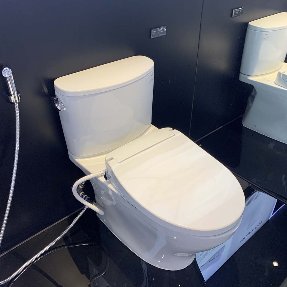 Bồn cầu TOTO CS767RE2 2 khối nắp rửa cơ TCW07S CS767RE2#XW - 2