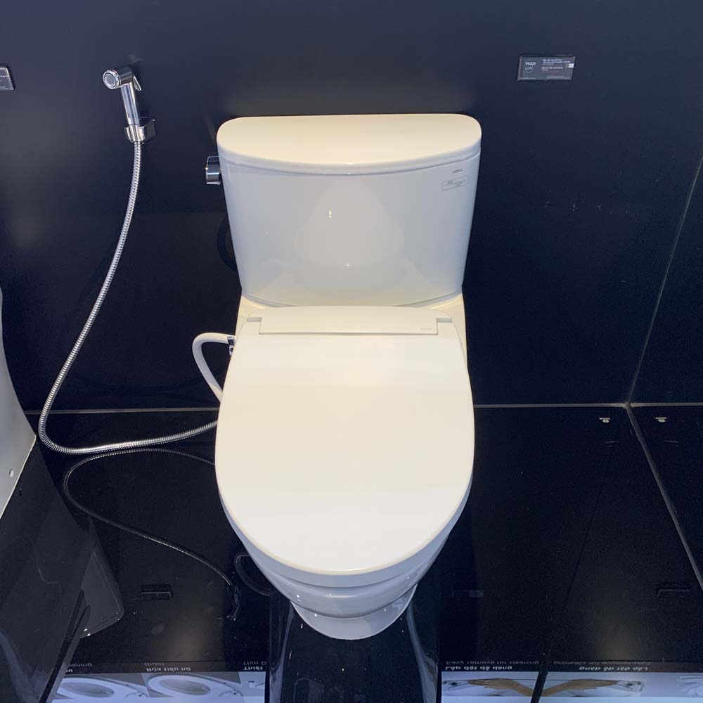 Bồn cầu TOTO CS767RE2 2 khối nắp rửa cơ TCW07S CS767RE2#XW - 3