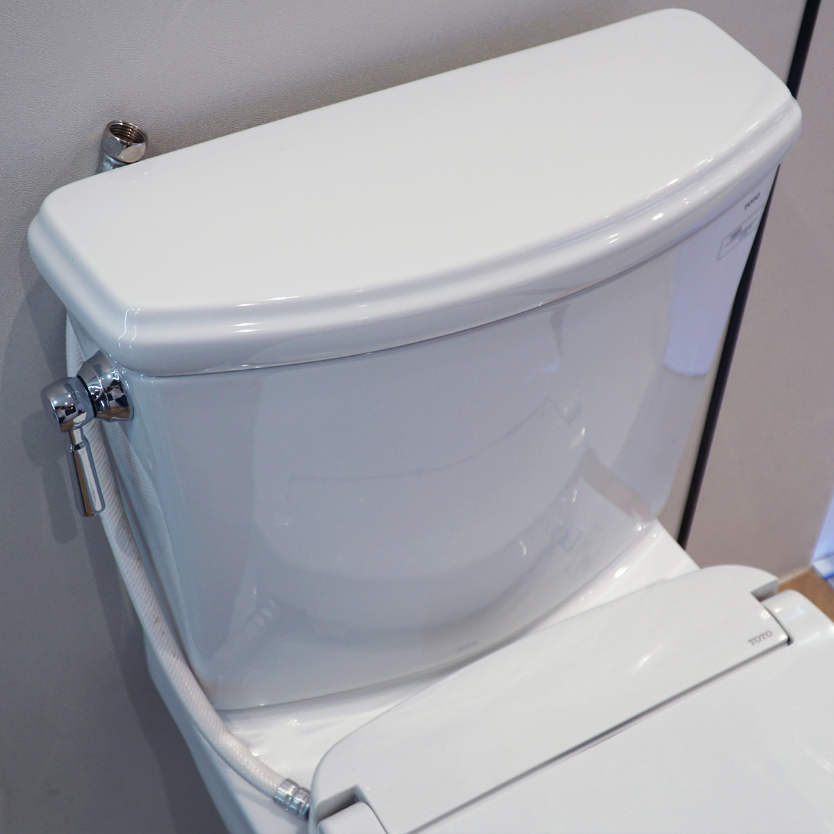 Bồn cầu TOTO CS986GE2 2 khối nắp rửa cơ TCW07S CS986GE2#XW - 4