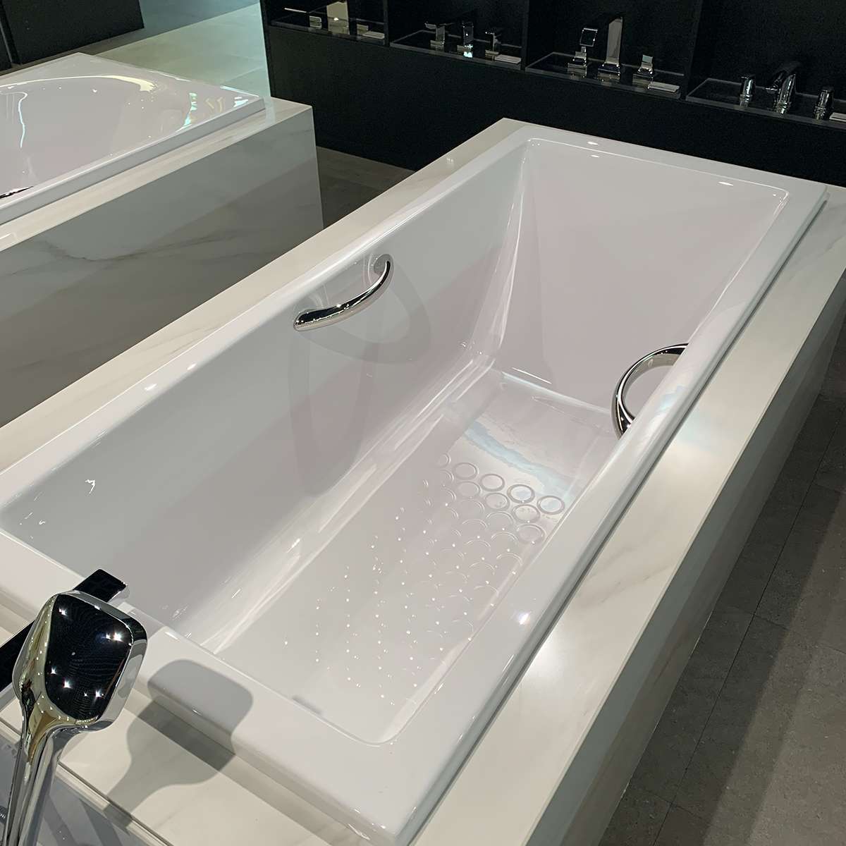 Bồn tắm TOTO PAY1720HV kèm bộ xả TVBF411 - 5