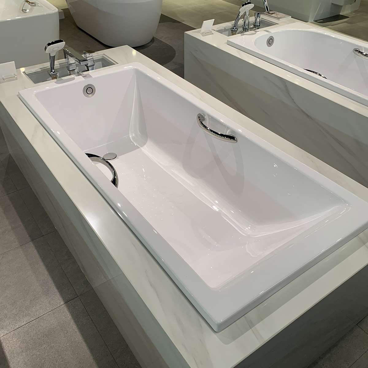 Bồn tắm TOTO PAY1720HV kèm bộ xả TVBF411 - 6