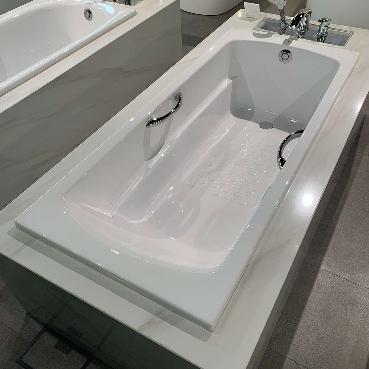 Bồn tắm TOTO PAY1730HV kèm bộ xả TVBF411 - 5