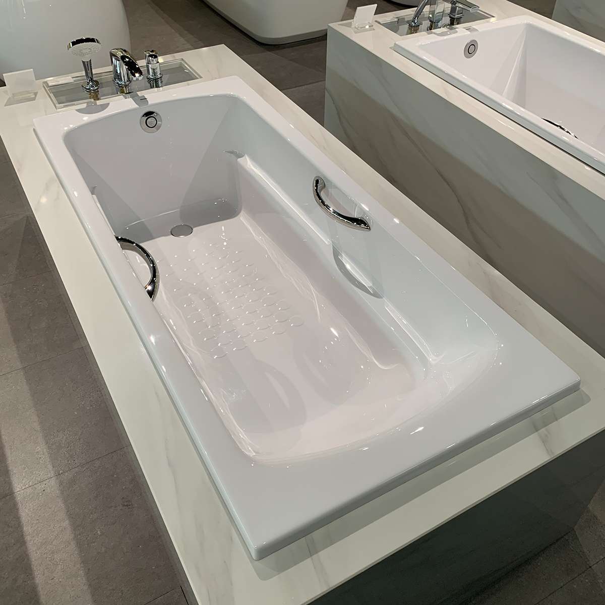 Bồn tắm TOTO PAY1730HV kèm bộ xả TVBF411 - 6